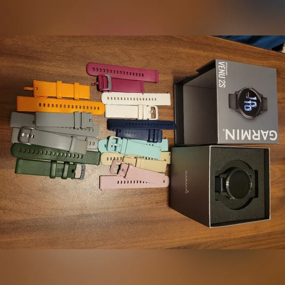 Garmin Venu 2s Smartwatch with Extra Watch Bands - Picture 10 of 10